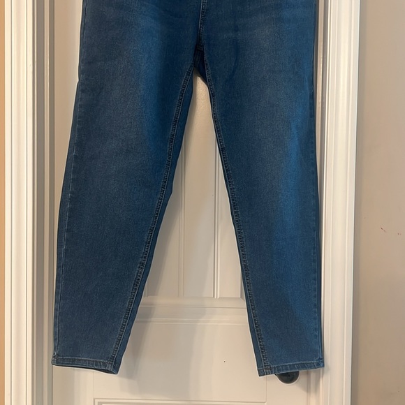 Fashion Nova Classic Blue Jeans - Picture 3 of 5